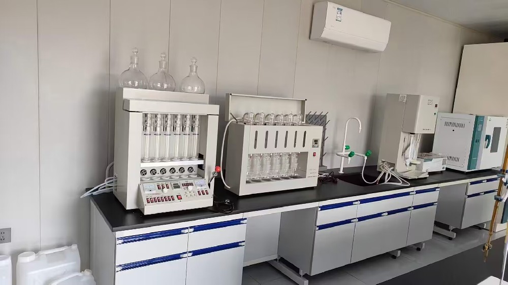 飼料廠化驗(yàn)儀器及實(shí)驗(yàn)臺安裝案例-天研儀器提供